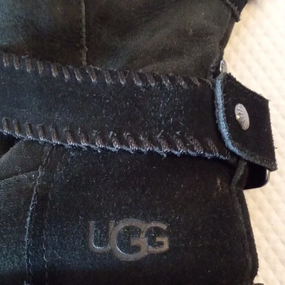 UGG Women's Black Shearling Boots 8 - Picture 7 of 8